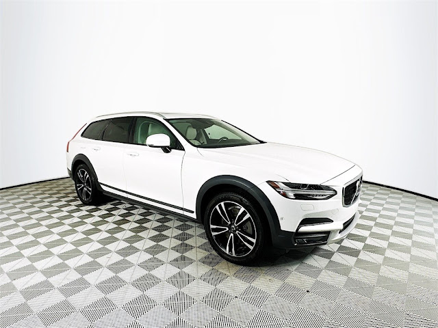 2019 Volvo V90 Cross Country T5