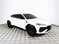 2025 Lamborghini Urus SE